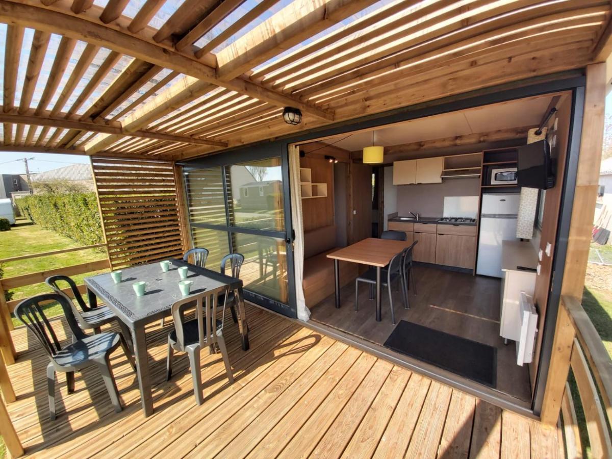 Camping Sainte Mere Eglise Sainte-Mere-Eglise Exterior foto