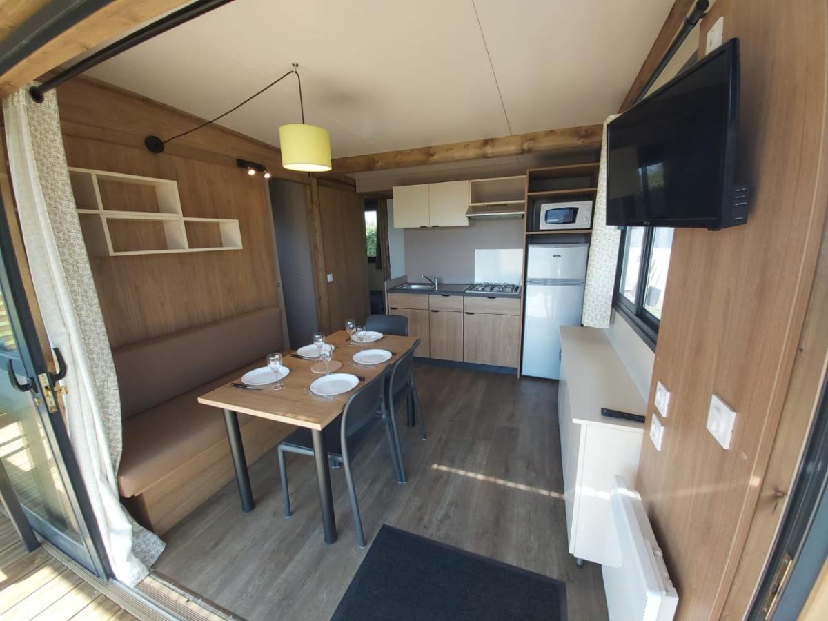 Camping Sainte Mere Eglise Sainte-Mere-Eglise Exterior foto