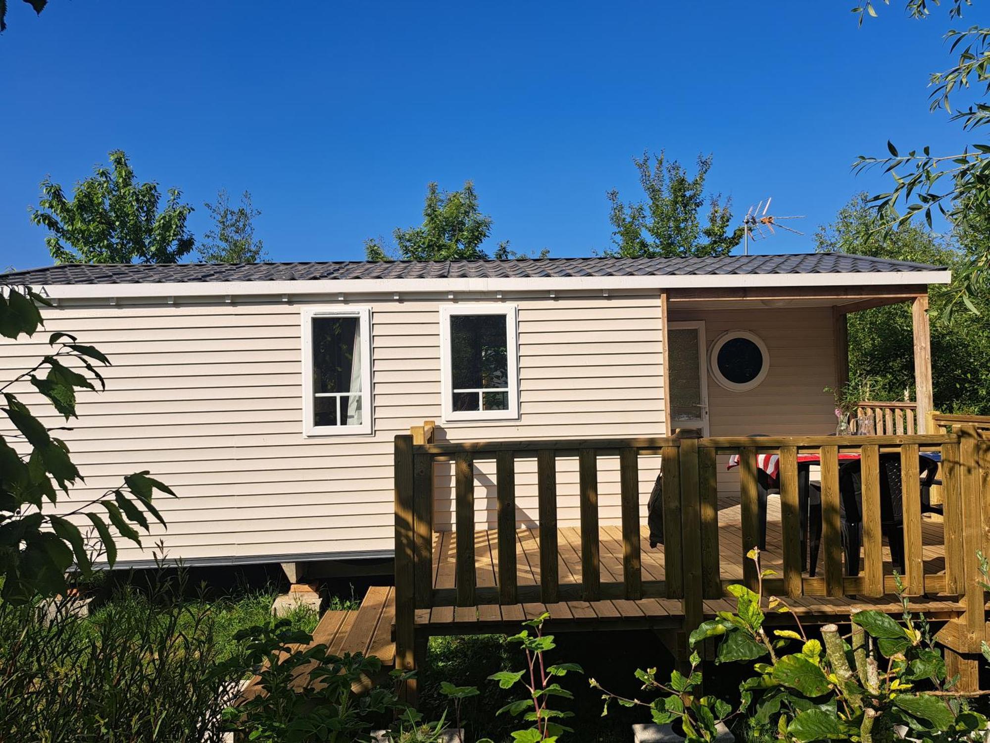 Camping Sainte Mere Eglise Sainte-Mere-Eglise Exterior foto
