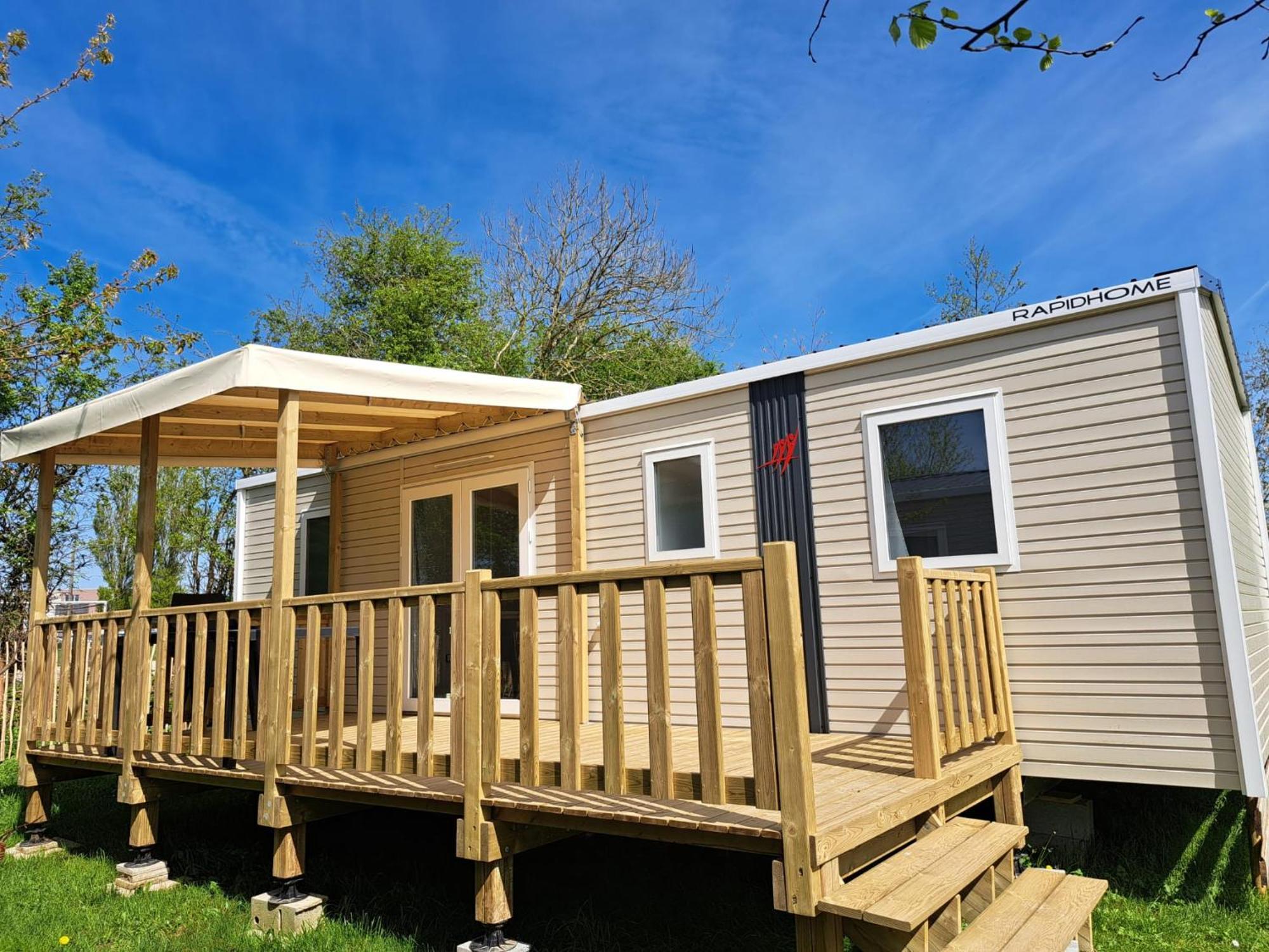 Camping Sainte Mere Eglise Sainte-Mere-Eglise Exterior foto