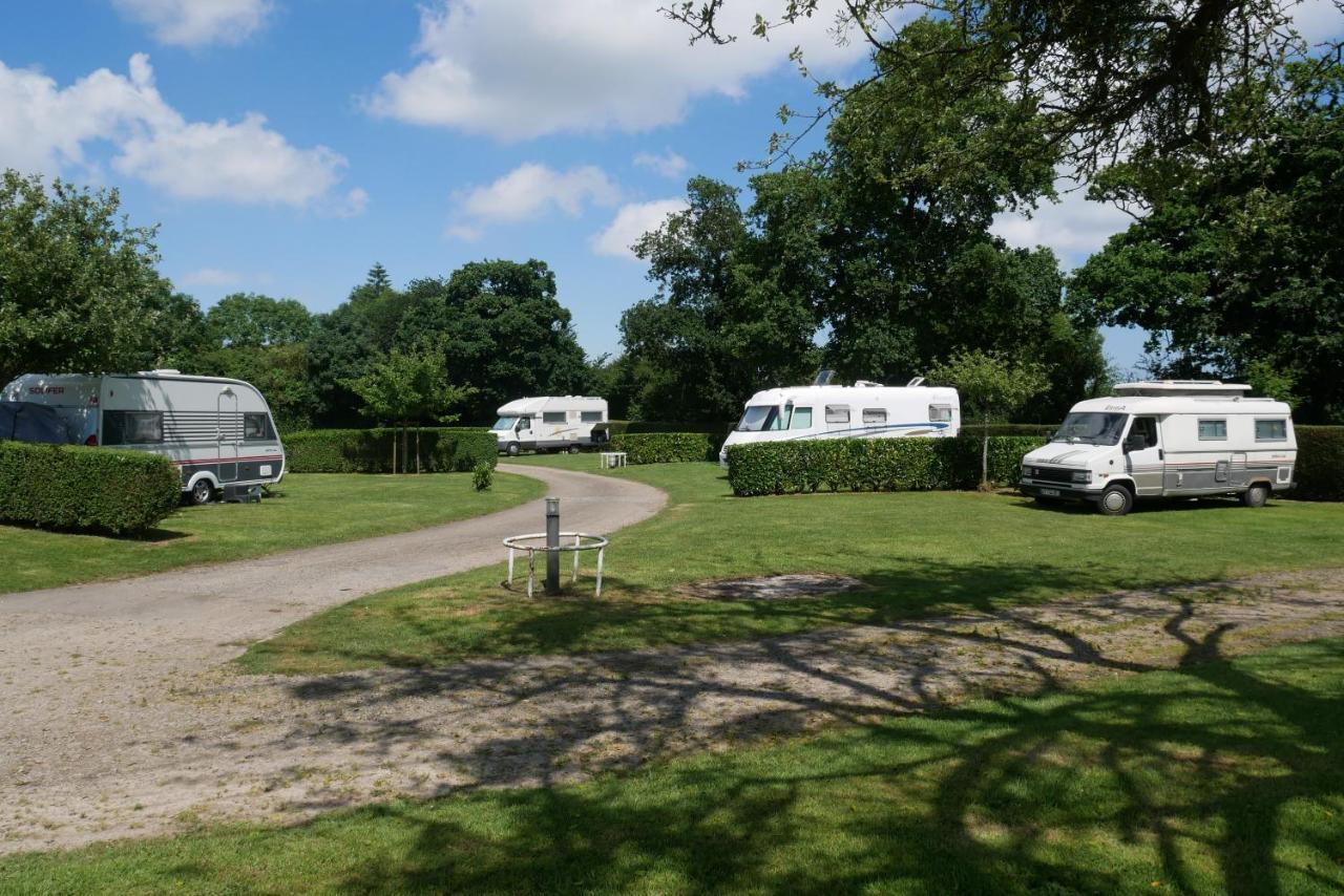 Camping Sainte Mere Eglise Sainte-Mere-Eglise Exterior foto