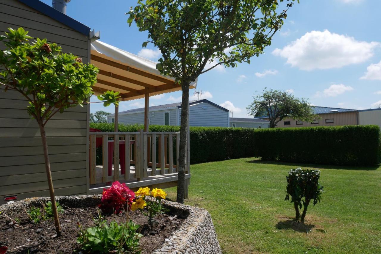 Camping Sainte Mere Eglise Sainte-Mere-Eglise Exterior foto